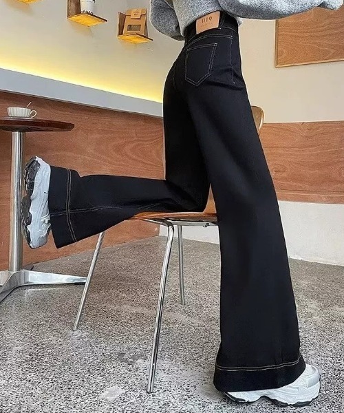 LUCPY（ラクピー）の「ハイウエストステッチワイドデニムパンツ（デニムパンツ・レディース・ネイビー・MEDIUM/LARGE/X-LARGE/SMALL）」の2枚目の写真
