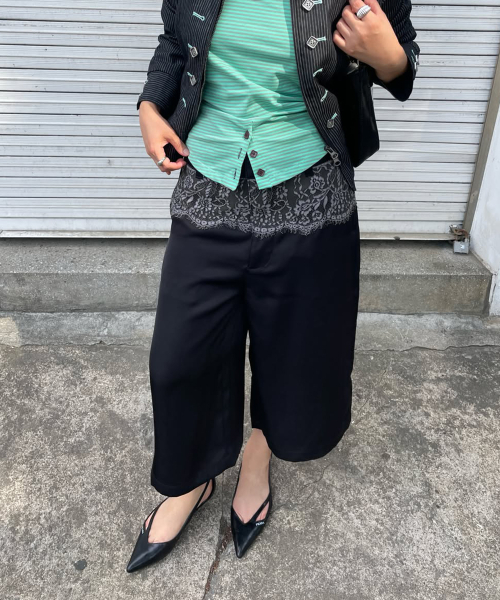 MILLO WOMEN（ミロウーマン）の「シルキー レース クロップトラウザー [ブラック]（その他パンツ・レディース・その他・MEDIUM/SMALL）」の3枚目の写真