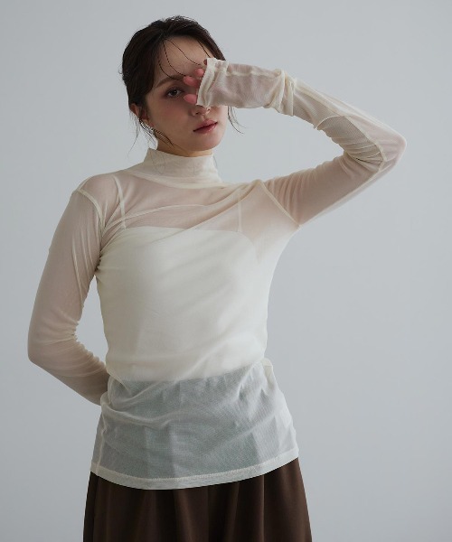 W:Huku(フーク)の「【新色追加】ストレッチ メッシュ ハイネック トップス / Sheer Stretch Mesh Mock Neck Top(Tシャツ/カットソー・レディース・ブルー系その他/クリーム・FREE)」の6枚目の写真