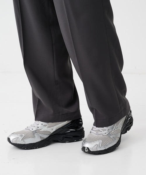 MIZUNO(ミズノ )の「【MIZUNO/ミズノ】WAVE RIDER 10(スニーカー・メンズ・シルバー/ブラック・29/28/27.5/26.5)」の1枚目の写真