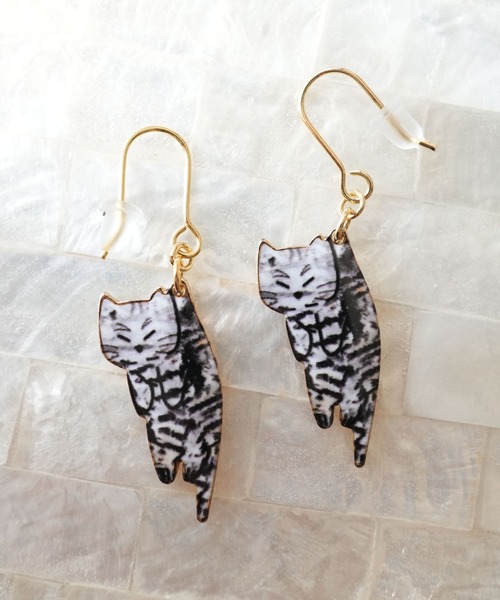 Port(ポート)の「【 Port / ポート 】 ぶらさがりネコ ピアス / キャット_(ピアス(両耳用)・レディース・マルチ/ブラック×ホワイト/ホワイト/グレー/ベージュ/ブラック・FREE)」の5枚目の写真