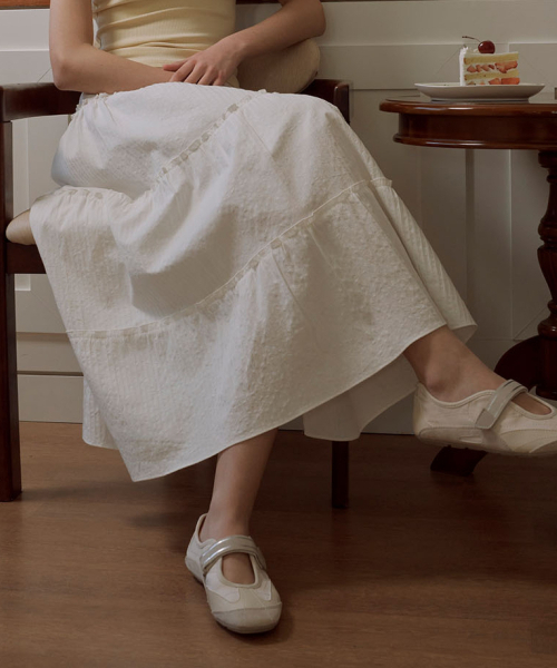 LOTSYOU(ロッツユー)の「lotsyou_Ella Skirt White(シャツ/ブラウス・レディース・その他・SMALL/MEDIUM)」の2枚目の写真