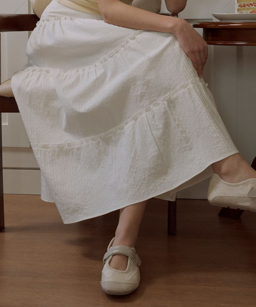 LOTSYOU(ロッツユー)の「lotsyou_Ella Skirt White(シャツ/ブラウス・レディース・その他・SMALL/MEDIUM)」の4枚目の写真