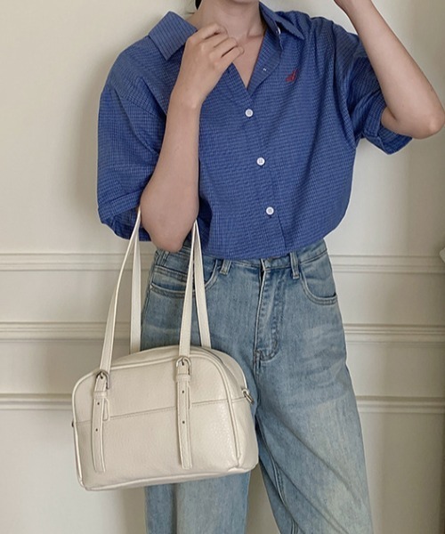 mebole(メボレ)の「square boston bag(ショルダーバッグ・レディース・ブラック/ホワイト/ブルー・FREE)」の4枚目の写真