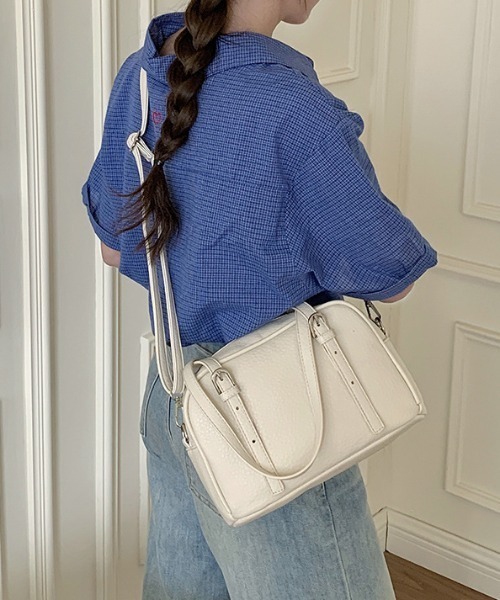 mebole(メボレ)の「square boston bag(ショルダーバッグ・レディース・ブラック/ホワイト/ブルー・FREE)」の5枚目の写真