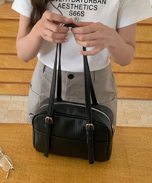 mebole(メボレ)の「square boston bag(ショルダーバッグ・レディース・ブラック/ホワイト/ブルー・FREE)」の19枚目の写真