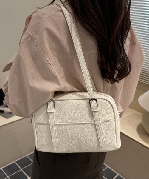 mebole(メボレ)の「square boston bag(ショルダーバッグ・レディース・ブラック/ホワイト/ブルー・FREE)」の11枚目の写真