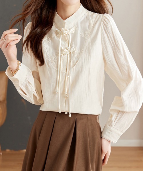 AMAJI(アマジ)の「チャイナカラー 長袖シャツ(シャツ/ブラウス・レディース・ベージュ・MEDIUM/SMALL/X-LARGE/LARGE)」の2枚目の写真