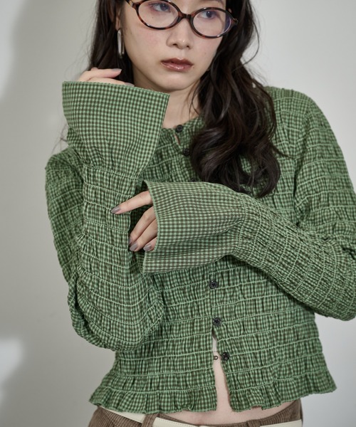 THE YOn(ザヨン)の「2WAYチェックシャーリングフリルブラウス(シャツ/ブラウス・レディース・グリーン/チャコールグレー/ブラウン・FREE)」の1枚目の写真