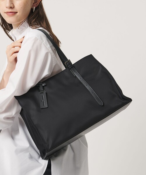 UNITED ARROWS(ユナイテッドアローズ)の「ナイロン スクエア トートバッグ(トートバッグ・レディース・ブラック/ダークブラウン・FREE)」の1枚目の写真