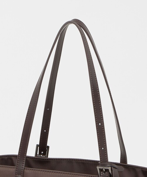 UNITED ARROWS(ユナイテッドアローズ)の「ナイロン スクエア トートバッグ(トートバッグ・レディース・ブラック/ダークブラウン・FREE)」の14枚目の写真