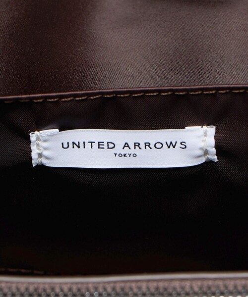 UNITED ARROWS(ユナイテッドアローズ)の「ナイロン スクエア トートバッグ(トートバッグ・レディース・ブラック/ダークブラウン・FREE)」の19枚目の写真