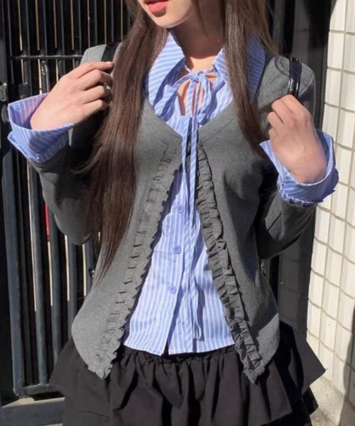 Achic(アシック)の「ストライプシャツレイヤード風フリルカーディガン(シャツ/ブラウス・レディース・グレー・M)」の9枚目の写真