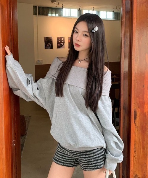 SHERU（シェル）の「【2WAY】オーバーサイズ リブ切替スウェット（スウェット・レディース・グレー・M）」の17枚目の写真