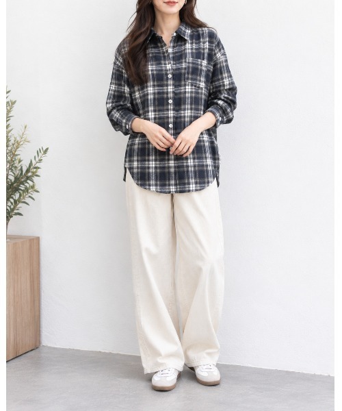 FAZVY(ファズビー)の「ラフに着映える オーバーサイズチェックシャツ(シャツ/ブラウス・レディース・ピンク/イエロー/ネイビー・FREE)」の5枚目の写真