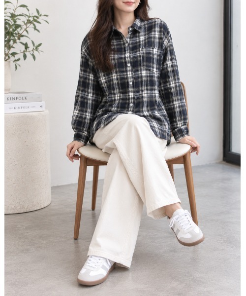 FAZVY(ファズビー)の「ラフに着映える オーバーサイズチェックシャツ(シャツ/ブラウス・レディース・ピンク/イエロー/ネイビー・FREE)」の10枚目の写真