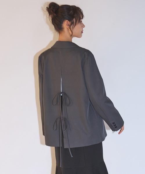 SOELA(ソエラ)の「【SOELA】バックリボンテーラードジャケット/WEB限定(テーラードジャケット・レディース・ブラック/グレー/ブラウン・M)」の3枚目の写真