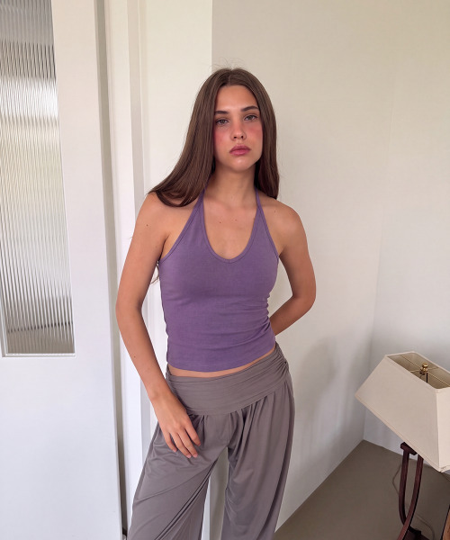 ASURA(アスラ)の「CURVE HALTER SLEEVELES (PURPLE)(Tシャツ/カットソー・レディース・その他・OS)」の1枚目の写真