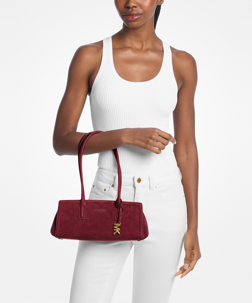MICHAEL KORS(マイケルコース)の「LAILA スエード ショルダーバッグ スモール(ショルダーバッグ・レディース・レッド系・FREE)」の2枚目の写真
