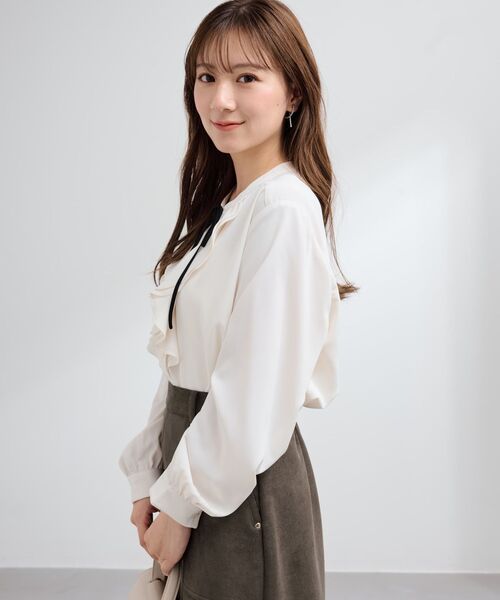 COHINA(コヒナ)の「とろみフリルブラウス 【低身長・小柄女性】(シャツ/ブラウス・レディース・アイボリー/ピンクベージュ・ONE SIZE)」の4枚目の写真