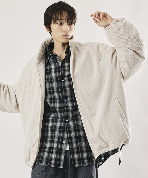 FREAK'S STORE(フリークスストア)の「限定展開 リラックスフィット コーデュロイ 中綿スタンドブルゾン(ブルゾン・メンズ・ブラック/ブラウン/チャコールグレー/ナチュラル・MEDIUM/LARGE/SMALL)」の1枚目の写真