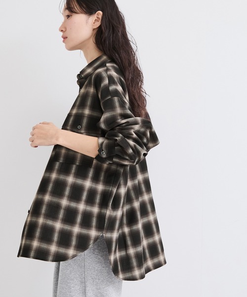 le cercle ADAM ET ROPE'(ルセルクルアダムエロペ)の「オンブレチェックシャツ(シャツ/ブラウス・レディース・ボルドー/ブラック系その他・FREE)」の10枚目の写真