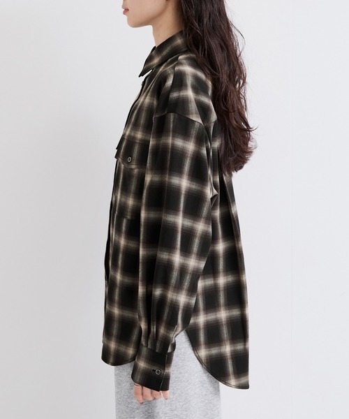 le cercle ADAM ET ROPE'(ルセルクルアダムエロペ)の「オンブレチェックシャツ(シャツ/ブラウス・レディース・ボルドー/ブラック系その他・FREE)」の12枚目の写真