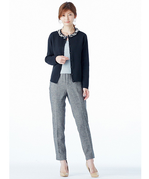 IEDIT（イディット）の「アクセいらずの華やかさ　ビジュー付きミラノリブカーディガン（カーディガン/ボレロ・レディース・グレー/ピンク/ブラック・MEDIUM/SMALL/XX-LARGE/LARGE/X-LARGE）」の18枚目の写真