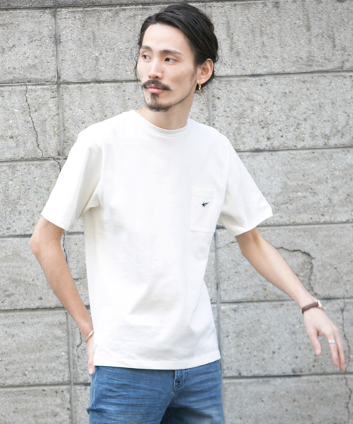 URBAN RESEARCH（アーバンリサーチ）の「UR ONE STAR T-SHIRTS（Tシャツ/カットソー・メンズ・カーキ/ブラック/ネイビー/キャメル/チャコールグレー/ホワイト・SMALL/MEDIUM/LARGE）」の2枚目の写真