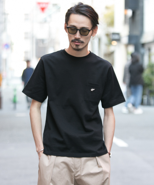 URBAN RESEARCH（アーバンリサーチ）の「UR ONE STAR T-SHIRTS（Tシャツ/カットソー・メンズ・カーキ/ブラック/ネイビー/キャメル/チャコールグレー/ホワイト・SMALL/MEDIUM/LARGE）」の3枚目の写真