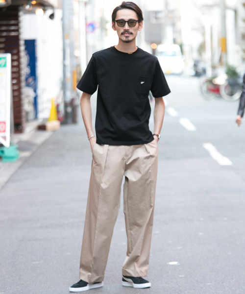 URBAN RESEARCH（アーバンリサーチ）の「UR ONE STAR T-SHIRTS（Tシャツ/カットソー・メンズ・カーキ/ブラック/ネイビー/キャメル/チャコールグレー/ホワイト・SMALL/MEDIUM/LARGE）」の11枚目の写真