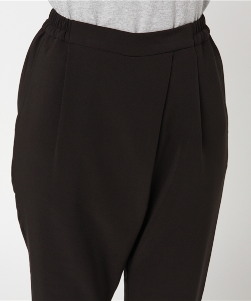 Bou Jeloud（ブージュルード）の「とろみタックテーパードパンツ（スラックス・レディース・ベージュ/ブラック/カーキ/ブルー・38/40/36）」の8枚目の写真