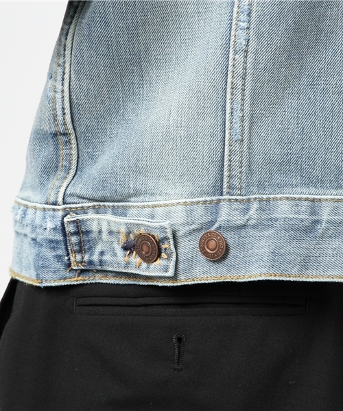 LEVI'S VINTAGE CLOTHING（リーバイスビンテージクロージング）の「LEVI'S(R) VINTAGE CLOTHING 1967 デニムジャケット ライトインディゴブルー TYPE III JACKET DUST（デニムジャケット・メンズ・ライトインディゴブルー・MEDIUM/SMALL/LARGE）」の7枚目の写真