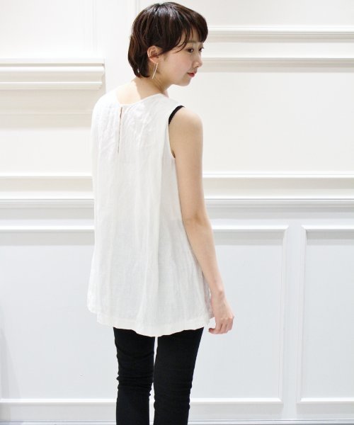 plage(プラージュ)の「Linen タックブラウス◆(シャツ/ブラウス・レディース・ホワイト/ベージュ・FREE)」の16枚目の写真