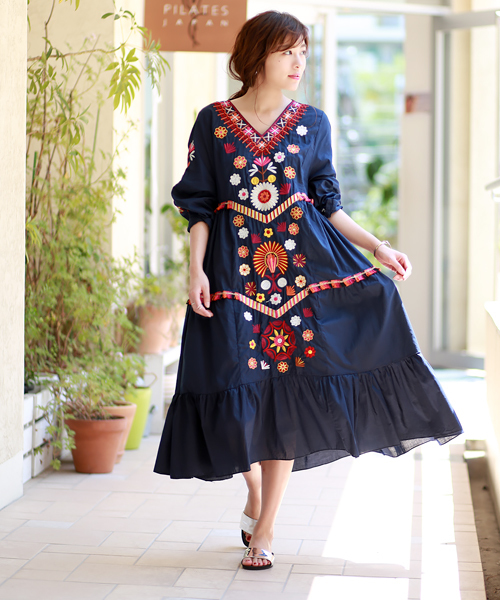Bab Bou Jeloud バブブージュルード の Web限定 ボリュームスリーブ カラフル刺繍 ロングワンピース ワンピース Wear