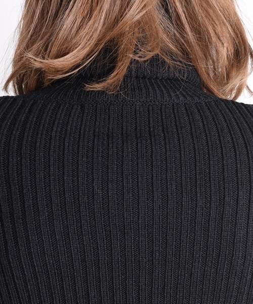 liflattie ships（リフラティ シップス）の「liflattie ships: リブ パフスリーブ タートルネック ニット ◇（ニット/セーター・レディース・オリーブ/オフホワイト/ブラック・MEDIUM/SMALL）」の4枚目の写真