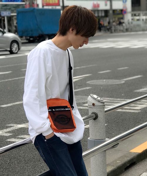 GILDAN（ギルダン）の「【GILDAN】ビッグシルエット 長袖Tシャツ（Tシャツ/カットソー・メンズ・イエロー/ブラック/ダークブラウン/ホワイト/パープル/ダークグレー/ネイビー/ライトピンク/グレー/オレンジ・LARGE/X-LARGE/XX-LARGE）」の3枚目の写真