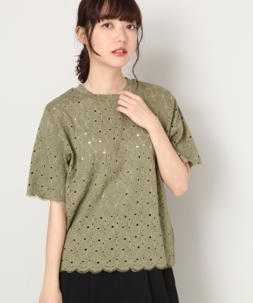 LOWRYS FARM(ローリーズファーム)の「レーススカラッププルオーバー 803447(Tシャツ/カットソー・レディース・オフホワイト/ブラック/カーキ・MEDIUM/LARGE)」の3枚目の写真