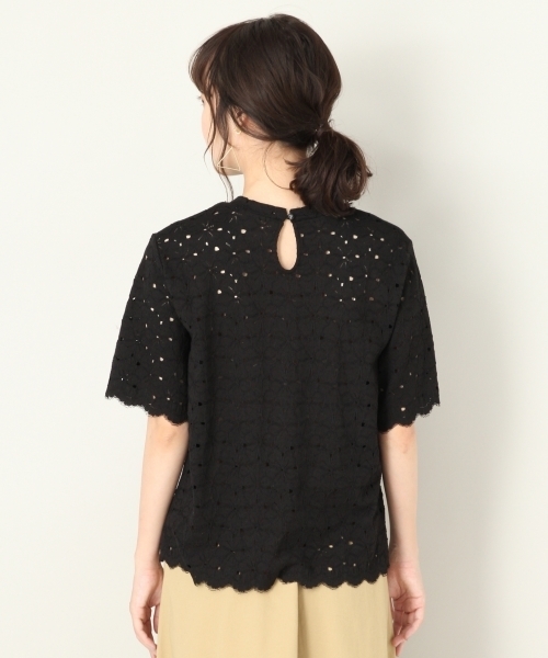 LOWRYS FARM(ローリーズファーム)の「レーススカラッププルオーバー 803447(Tシャツ/カットソー・レディース・オフホワイト/ブラック/カーキ・MEDIUM/LARGE)」の11枚目の写真