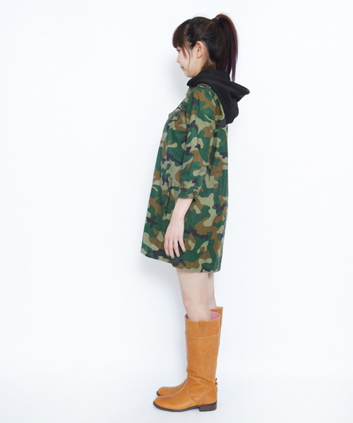 X-girl（エックスガール）の「ARMY SHIRT DRESS（ワンピース・レディース・カモフラージュ/オリーブ/ネイビー・1/2）」の4枚目の写真