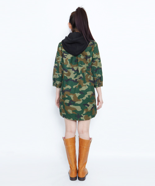 X-girl（エックスガール）の「ARMY SHIRT DRESS（ワンピース・レディース・カモフラージュ/オリーブ/ネイビー・1/2）」の5枚目の写真