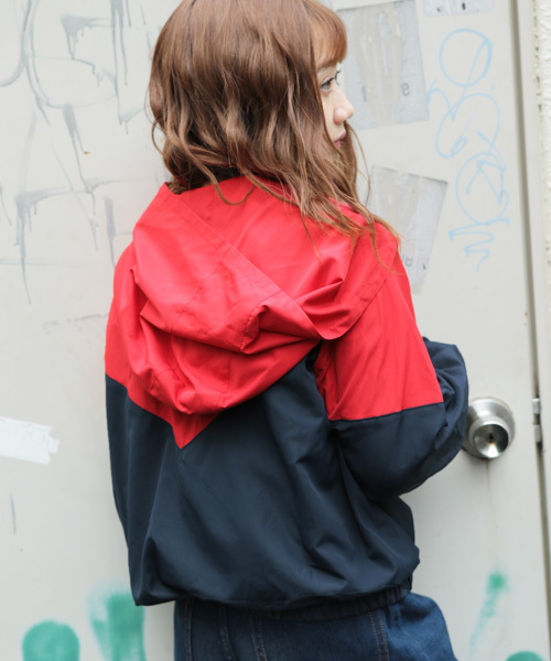 apres jour(アプレジュール)の「配色フードハーフジップ【ZOZOTOWN限定アイテム】(パーカー・レディース・ベージュ/レッド・フリー)」の6枚目の写真