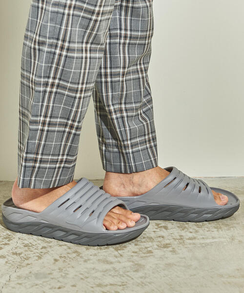 HOKA（ホカ）の「＜HOKA ONE ONE＞ RECOVERY SLIDE/サンダル（サンダル・メンズ・ブラック/ダークグレー・11/8/10/9）」の4枚目の写真