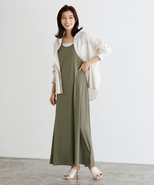 Pierrot（ピエロ）の「●無地ノースリーブ美ラインワンピース ノーマル ロング丈（ワンピース・レディース・パープル系その他2/ブラック/杢グレー/チャコール/ブラウン系その他/カーキオリーブ/ライトカーキ/ネイビー/ブルー系その他/イエロー系その他/ピンク系その他/ブルーパープル・L/M）」の13枚目の写真