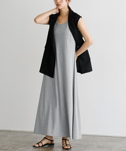 Pierrot（ピエロ）の「●無地ノースリーブ美ラインワンピース ノーマル ロング丈（ワンピース・レディース・パープル系その他2/ブラック/杢グレー/チャコール/ブラウン系その他/カーキオリーブ/ライトカーキ/ネイビー/ブルー系その他/イエロー系その他/ピンク系その他/ブルーパープル・L/M）」の16枚目の写真