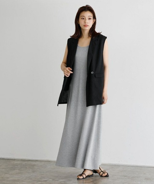 Pierrot（ピエロ）の「●無地ノースリーブ美ラインワンピース ノーマル ロング丈（ワンピース・レディース・パープル系その他2/ブラック/杢グレー/チャコール/ブラウン系その他/カーキオリーブ/ライトカーキ/ネイビー/ブルー系その他/イエロー系その他/ピンク系その他/ブルーパープル・L/M）」の17枚目の写真