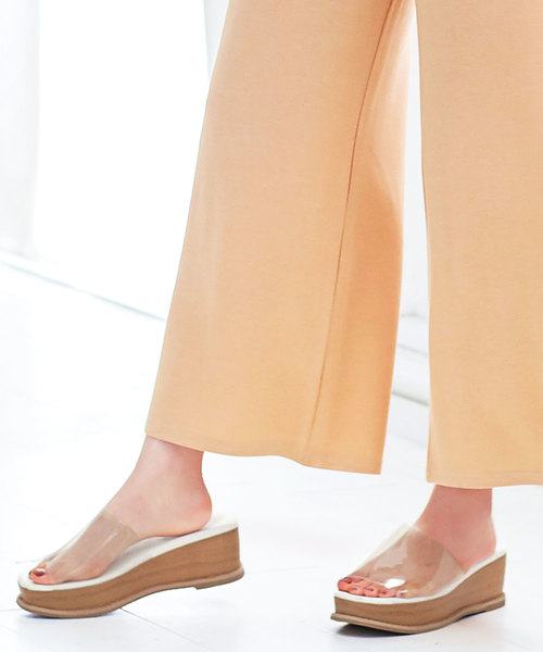 KOBE LETTUCE（コウベレタス）の「厚底ウッド調ウェッジソールワンベルトサボサンダル（サンダル・レディース・パイソン/ゴールド/クリア/ブラウン系その他/ホワイト/ブラック・LL/S/M/L）」の5枚目の写真