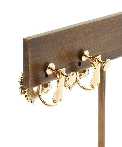 Khaju（カージュ）の「Khaju:スモールフラワーイヤリング（イヤリング・レディース・クリーム/ライトブルー・ONE SIZE）」の4枚目の写真