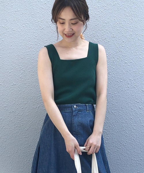 PICCIN(ピッチン)の「ゴム地スクエアネックタンクトップ(タンクトップ・レディース・ブラック/オフホワイト/ブルー/グリーン/グレイッシュベージュ・M)」の4枚目の写真