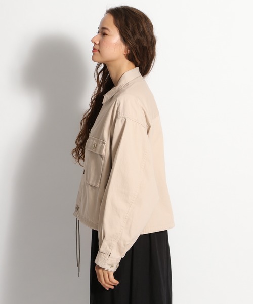 niko and...（ニコアンド）の「サテンドロストミリタリージャケット（ミリタリージャケット・レディース・カーキ/ブルー/アイボリー・MEDIUM/LARGE）」の14枚目の写真